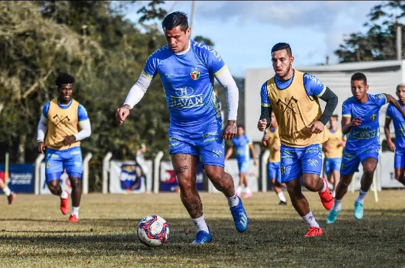 Brusque segue na prepara&ccedil;&atilde;o para o confronto de s&aacute;bado contra o Cruzeiro 