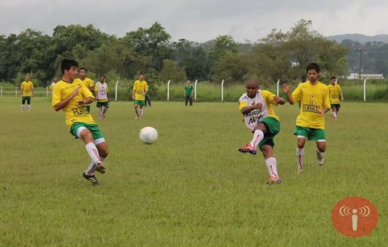 Time confirmado para amistoso de quarta-feira
