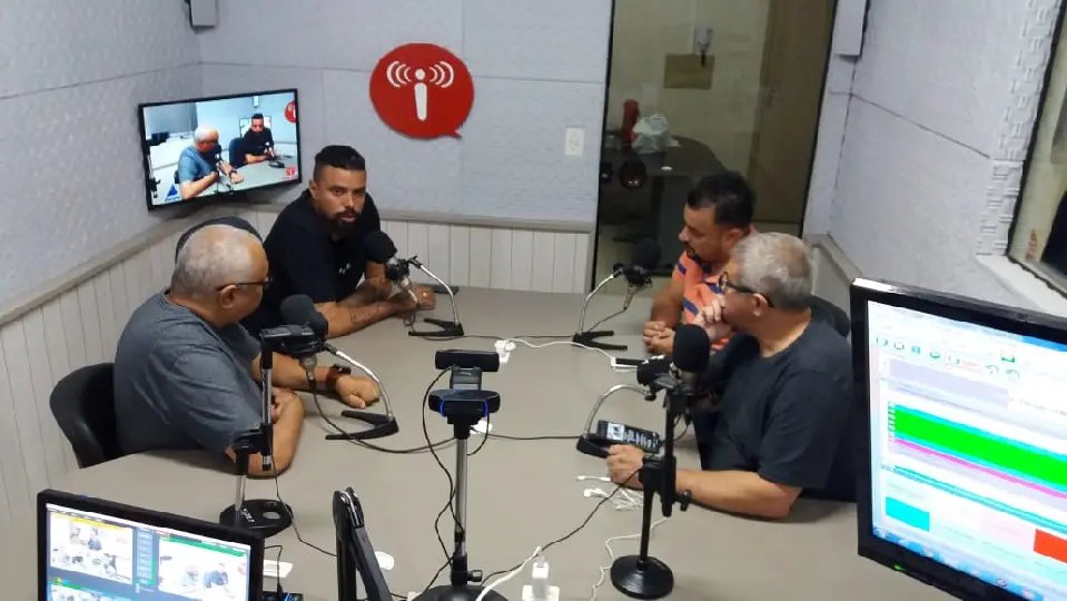 Z&eacute; Carlos participa do Terceiro Tempo Debate