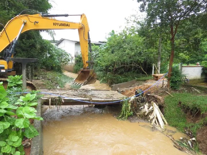 Secretaria de Obras continua servi&ccedil;os de recupera&ccedil;&atilde;o da cidade ap&oacute;s as chuvas 