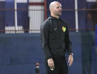 &ldquo;Novamente a interfer&ecirc;ncia da arbitragem, isso nos deixa triste&rdquo;