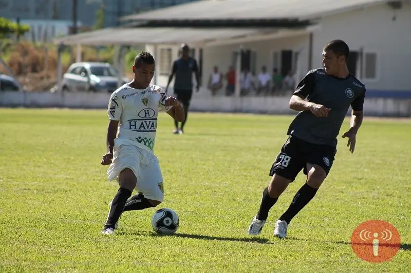 Brusque vence Operário por 2 a 0