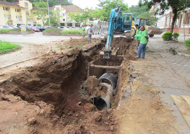 Prefeitura retoma obras na rua Padre Antônio Eising