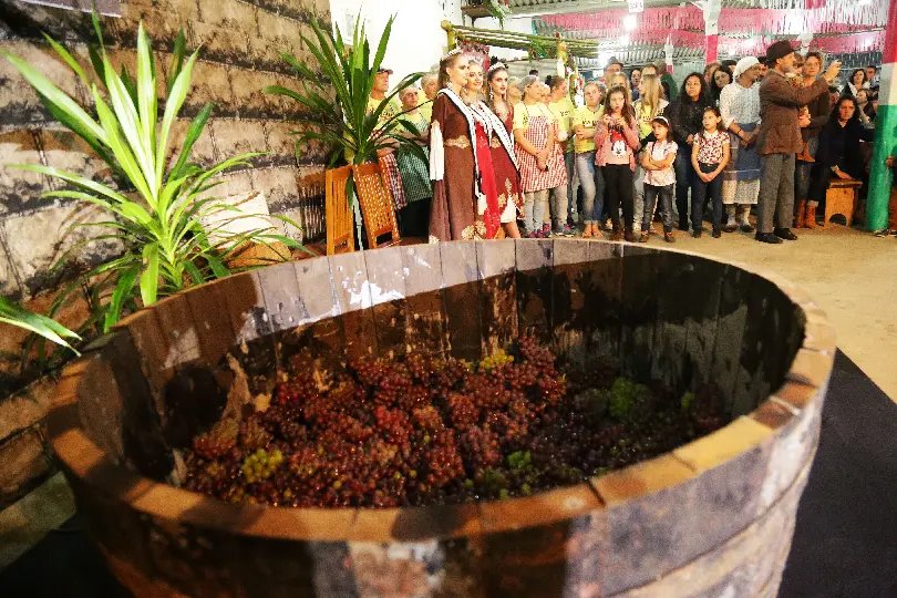 Guabiruba terá Desfile do Vinho no próximo sábado
