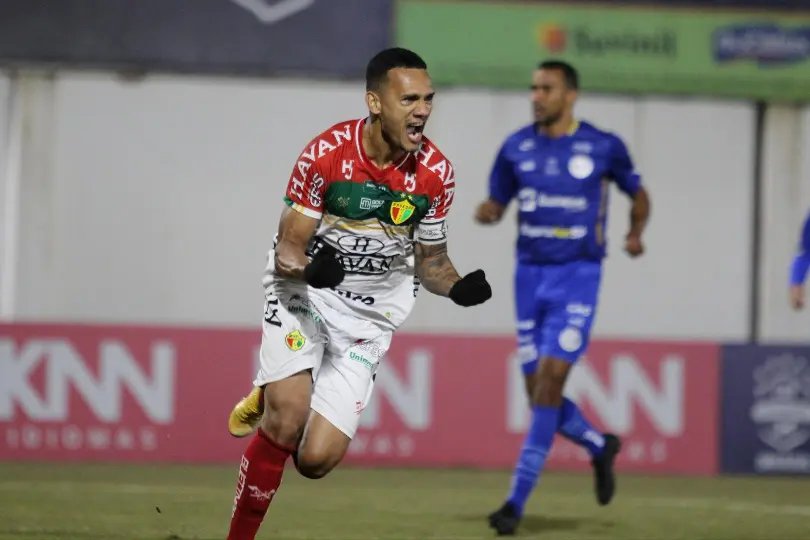 Brusque goleia o Confian&ccedil;a, no Augusto Bauer