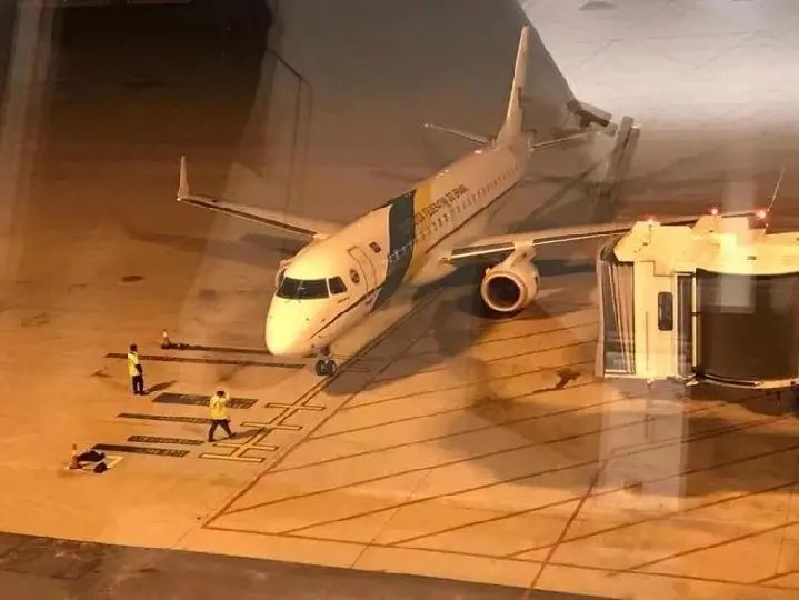 For&ccedil;a A&eacute;rea Brasileira retorna com 34 brasileiros que estavam na China