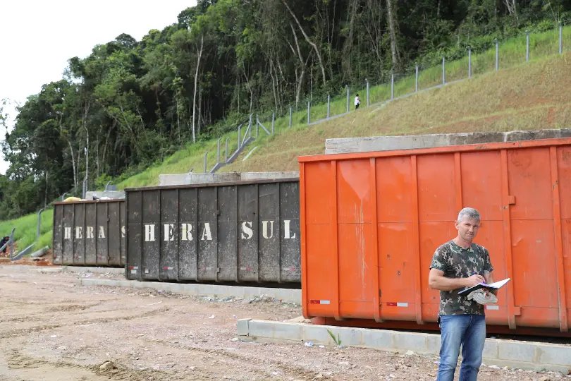 Prefeitura de Guabiruba nomeia um respons&aacute;vel pela coleta de lixo na cidade