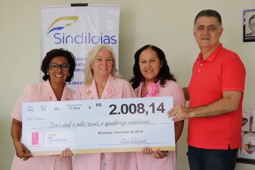 Sindilojas entrega Troco Solidário para Rede Feminina de Combate ao Câncer