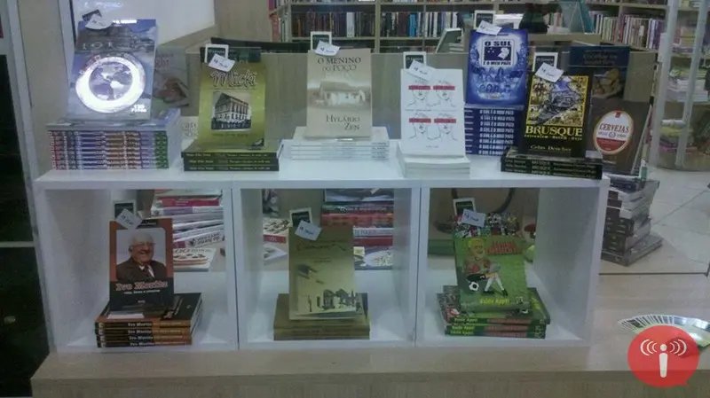 Feira de livro de autores locais