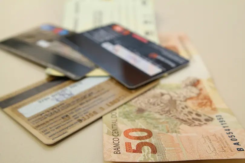 Nível de endividamento dos brasileiros volta a crescer