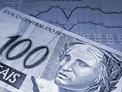 Inflação dos serviços acumula em 12 meses