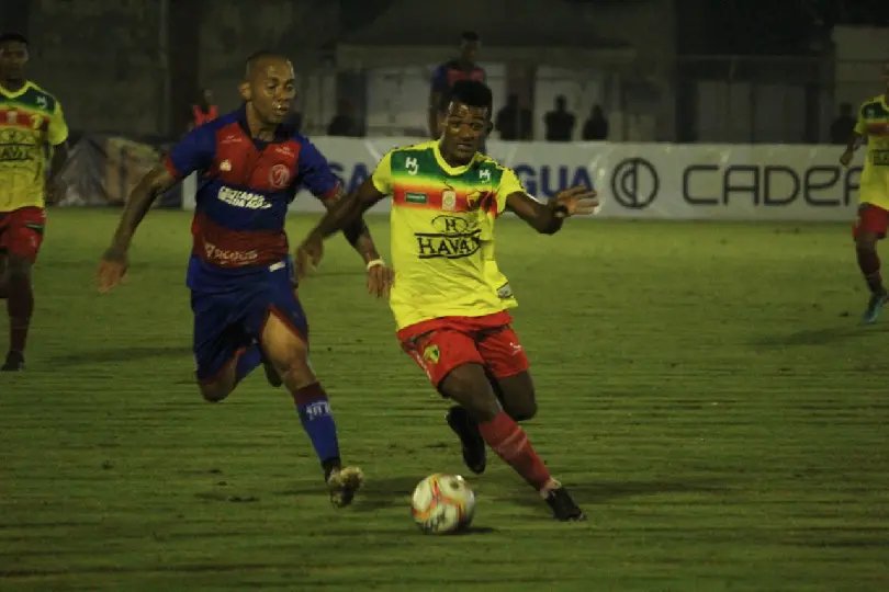 Brusque faz boa partida, mas &eacute; derrotado na estreia do Catarinense