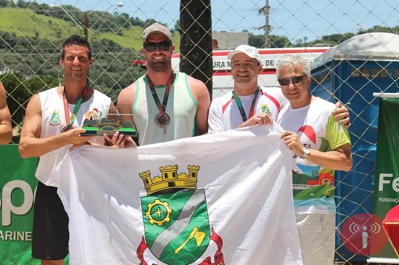 Vôlei de Praia fica com bronze no masculino