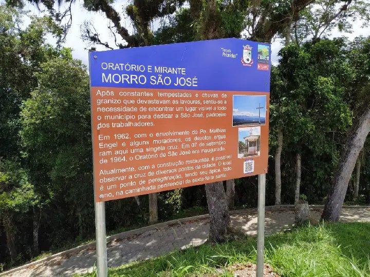 Secretaria de Turismo instala placas descritivas pela cidade de Guabiruba