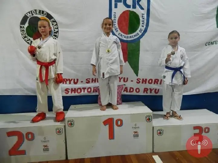 Bronze dá título estadual a Hendrielly