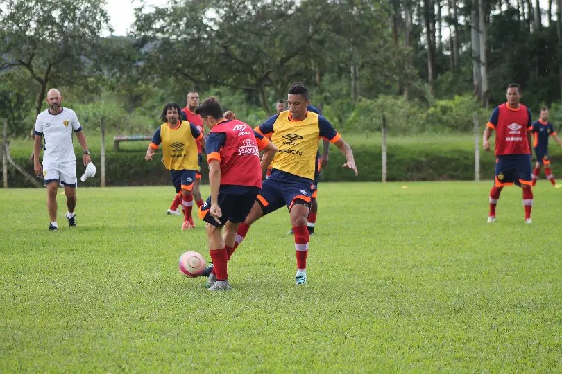 Brusque praticamente definido para estreia no Catarinense