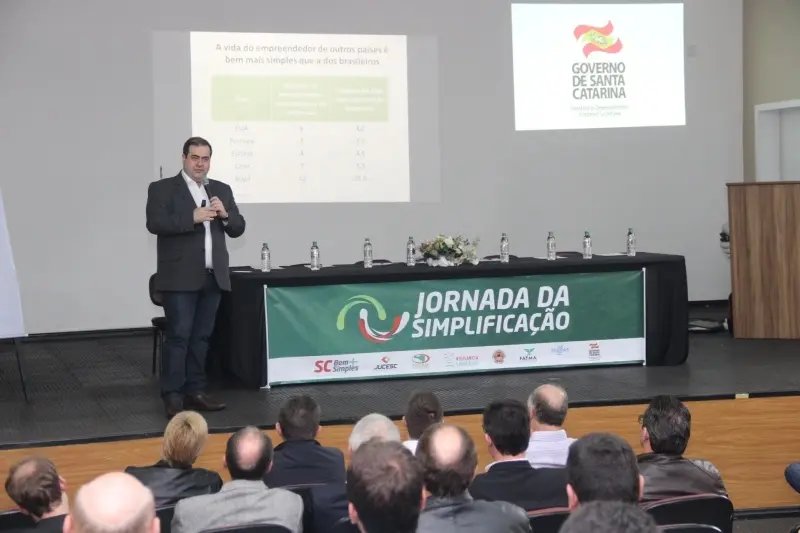 Evento discute simplificação para empresas