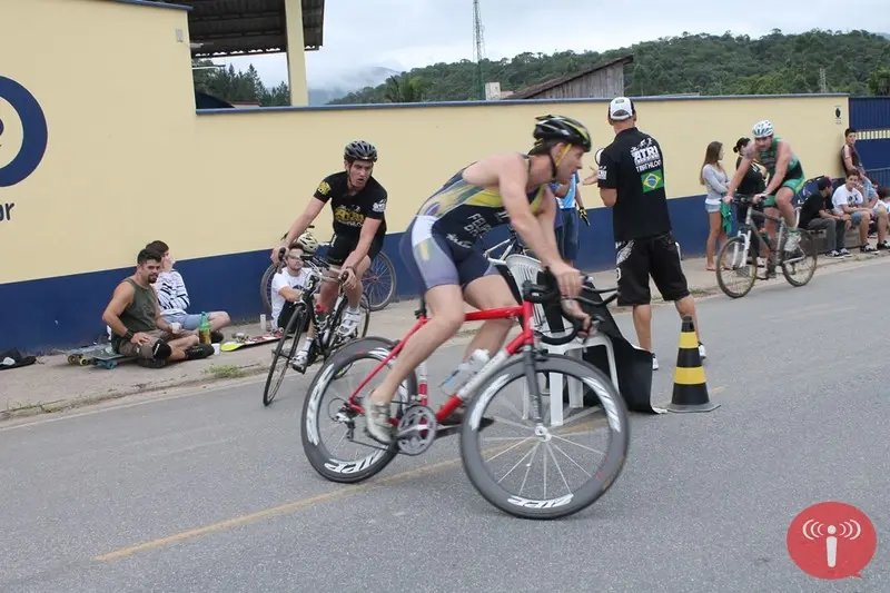 Triathlon agita Lazer na Estrada