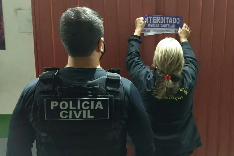 PC flagra duas festas clandestinas em Itaja&iacute;