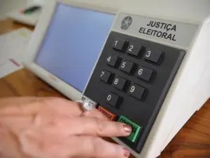Dez cidades escolhem novos prefeitos