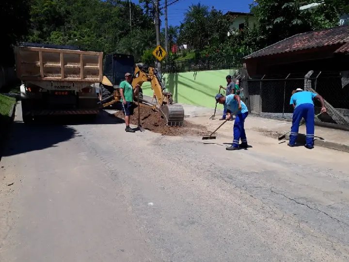Obras: recupera&ccedil;&atilde;o do munic&iacute;pio ap&oacute;s temporal de sexta-feira &eacute; prioridade 