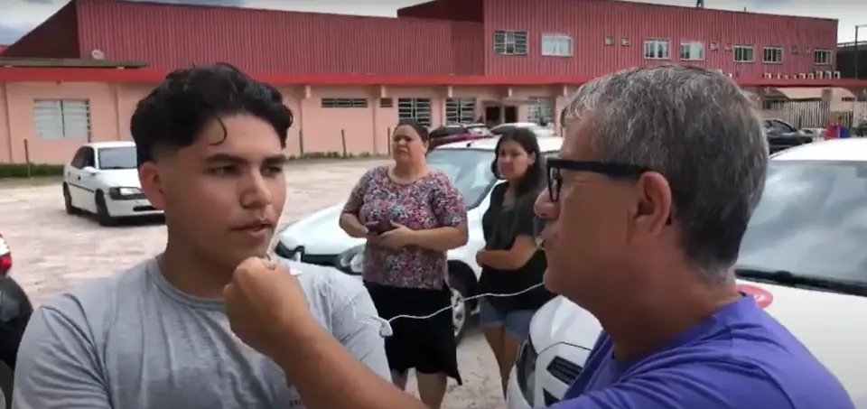 (V&Iacute;DEO) Entrevista com um dos funcion&aacute;rios do galp&atilde;o que pegou fogo