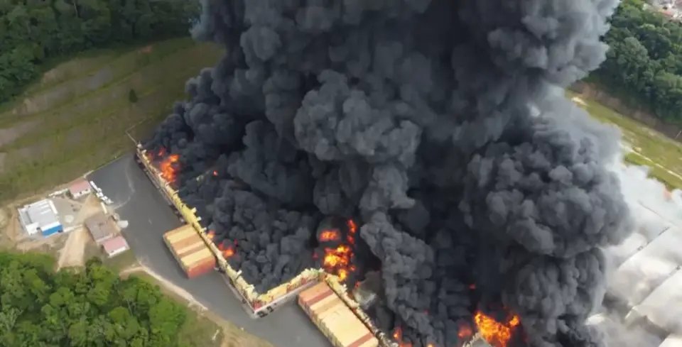 (V&Iacute;DEO) imagens a&eacute;reas mostram a dimens&atilde;o do inc&ecirc;ndio pr&oacute;ximo a Fischer