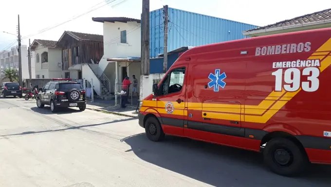 Mulher &eacute; encontrada morta em resid&ecirc;ncia