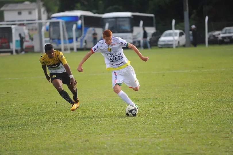 Diretoria quer contratar mais um volante até o fim da semana