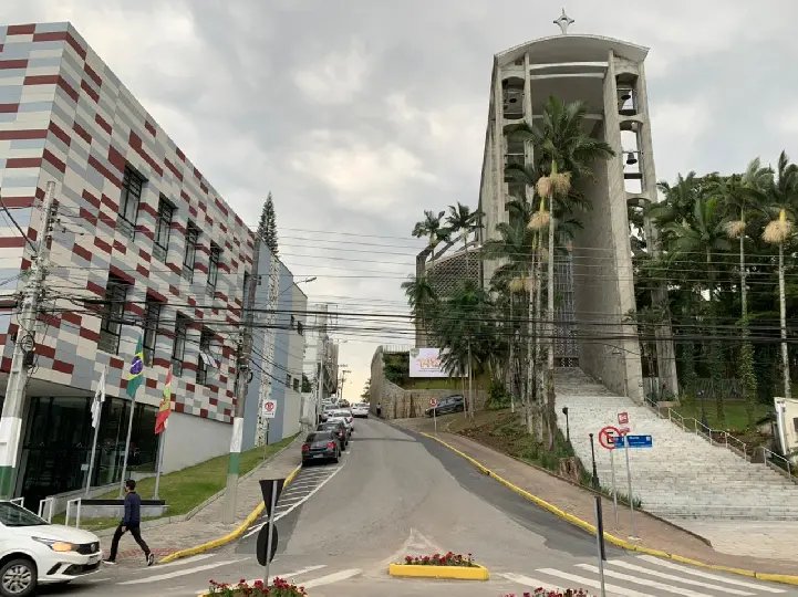 Rua Padre Gatone vai estar em meia pista no domingo