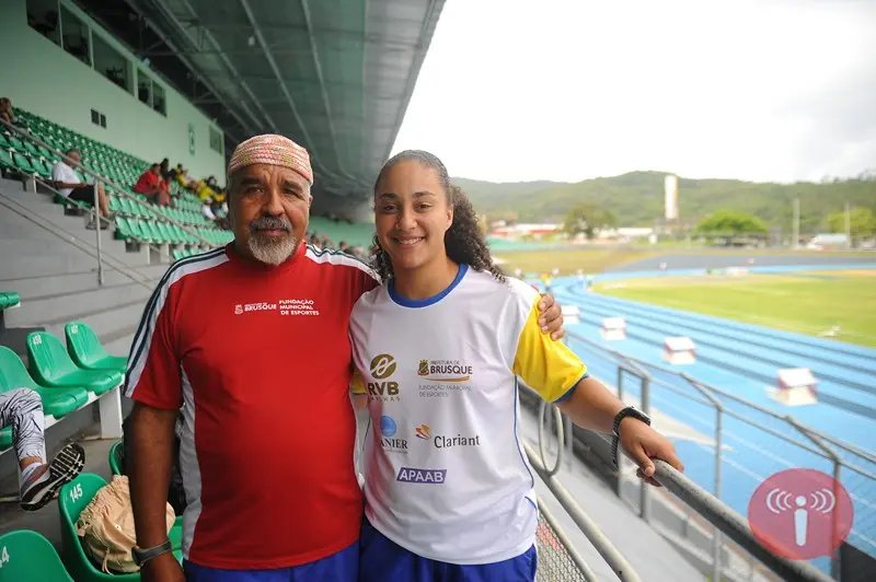Primeira dourada brusquense sai no atletismo