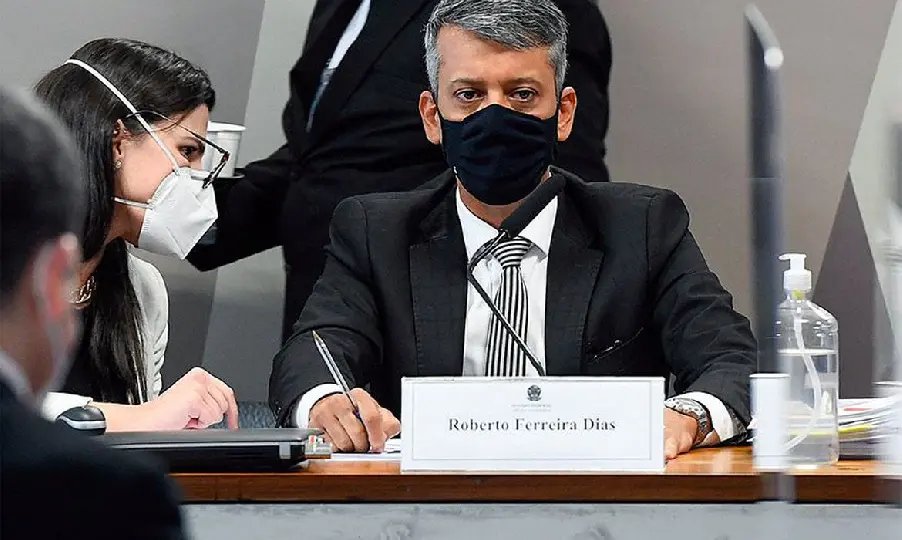 Ex-diretor do Minist&eacute;rio da Sa&uacute;de &eacute; preso na CPI da Covid