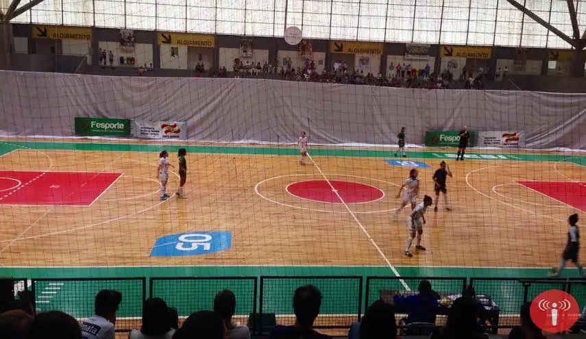Futsal feminino vence mais uma