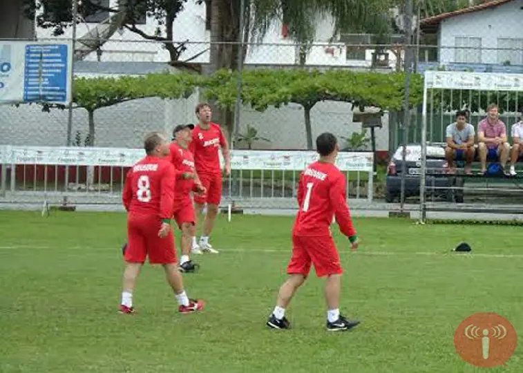 Punhobol vence Rio Negrinho tarde demais