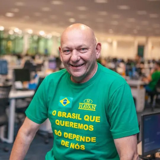 Luciano Hang se diz favor&aacute;vel ao hor&aacute;rio de ver&atilde;o, entidades empresariais pedem volta da medida