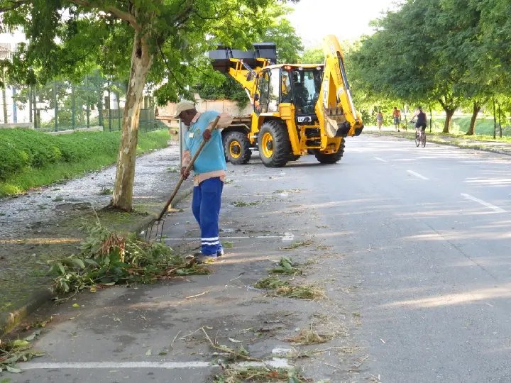 Ap&oacute;s a chuva vem o trabalho de limpeza