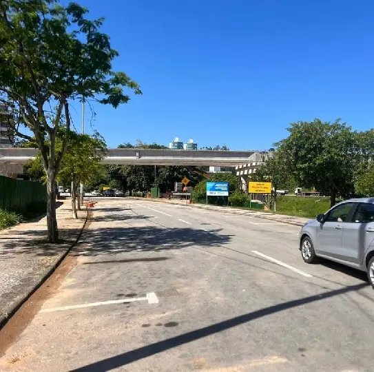 Tr&acirc;nsito de ve&iacute;culos vai ser liberado na Avenida Arno Carlos Gracher