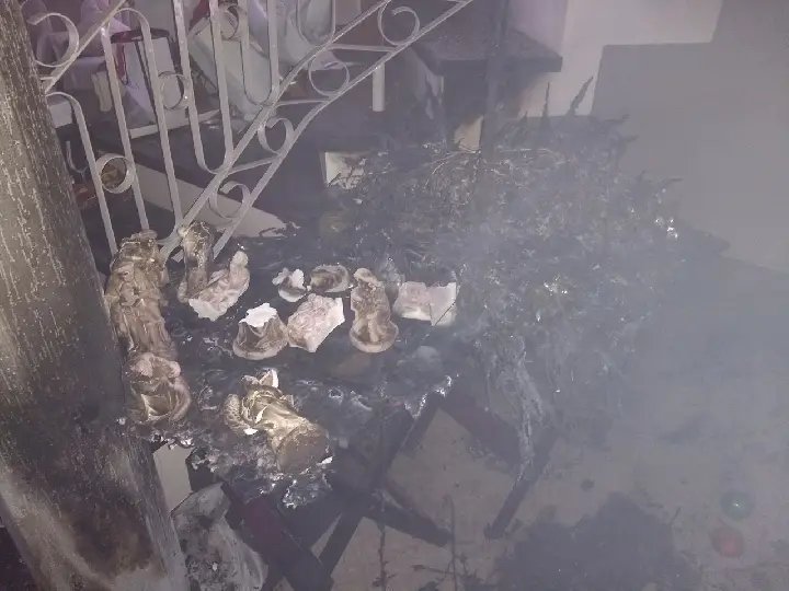 Casal de idosos é retirado de incêndio em residência