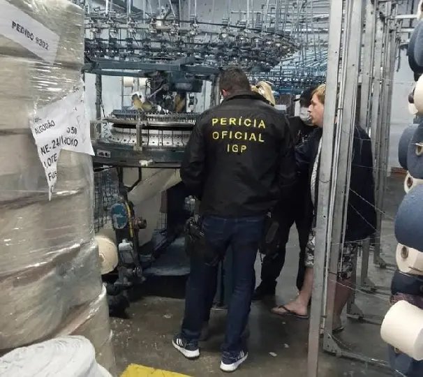 Homem de 31 anos morre prensado em m&aacute;quina de tear, em Guabiruba