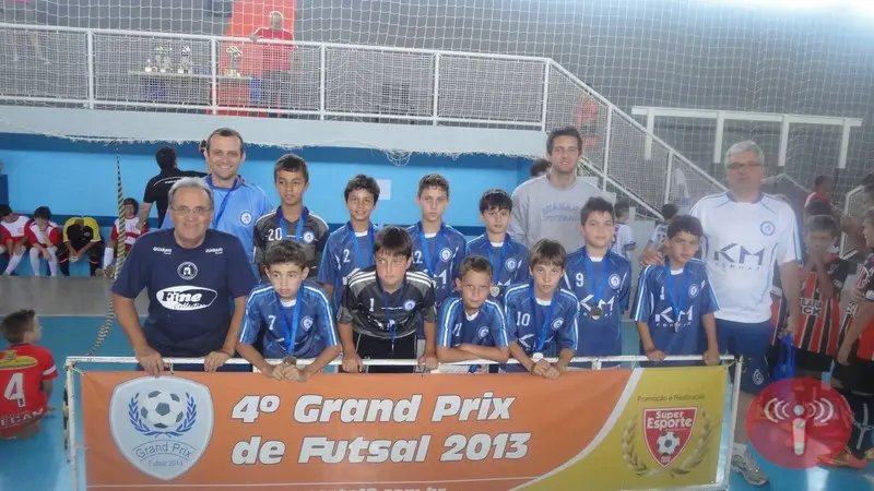 Sub-11 é bronze no Grand Prix