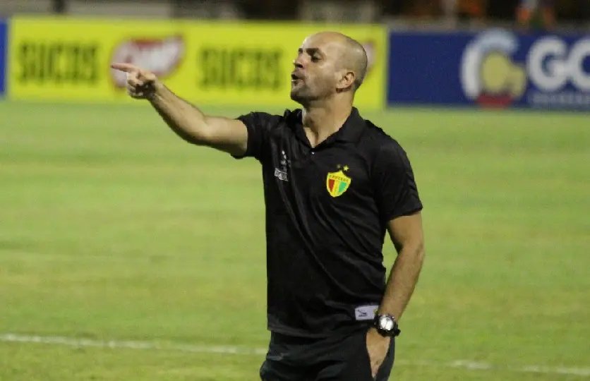 (&Aacute;udio) &ldquo;N&atilde;o &eacute; porque jogamos um jogo abaixo que ningu&eacute;m presta mais&rdquo;, afirmou Testoni