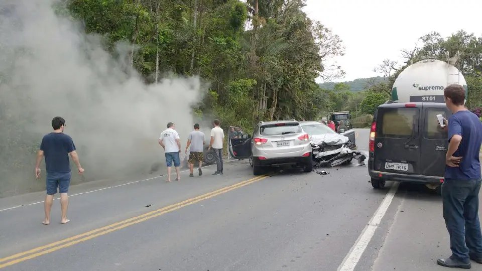 Ex-deputado se envolve em acidente grave na rodovia