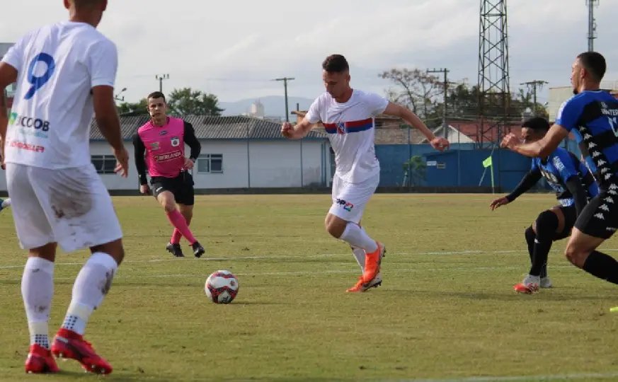 Carlos Renaux estreia com empate na s&eacute;rie B do Catarinense