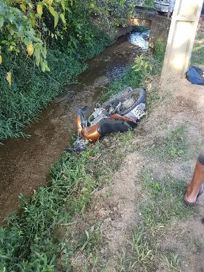 Colisão envolvendo duas motos deixa motociclistas gravemente feridos no Cedrinho