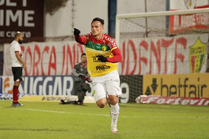 Com gol de Edu, Brusque bate o Brasil, no Augusto Bauer