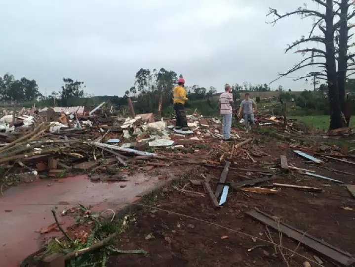 Segundo a Epagri/Ciram, Chapecó foi atingida por microexplosão 
