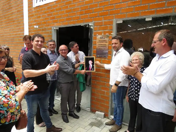 Centro de Conviv&ecirc;ncia Professor Francisco Colombi &eacute; inaugurado em Botuver&aacute;