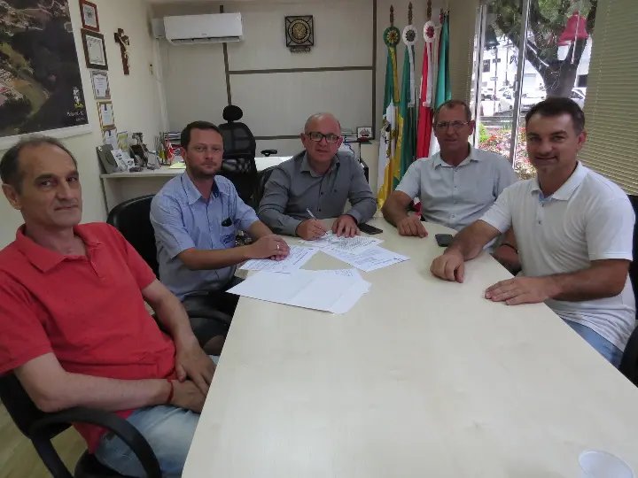 Gin&aacute;sio do Imigrante ser&aacute; reformado em Botuver&aacute;