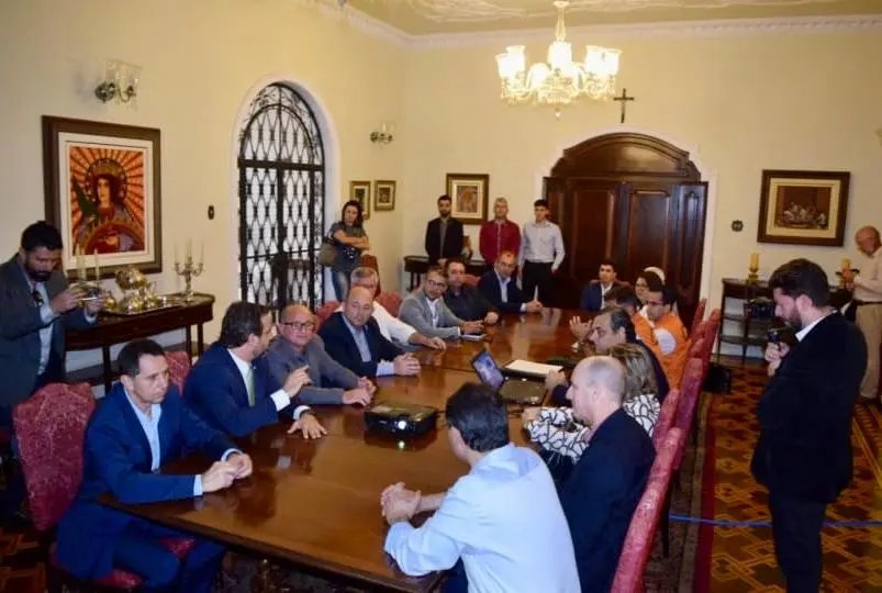  Governador anuncia contrapartida de R$40 milh&otilde;es para a barragem de Botuver&aacute;