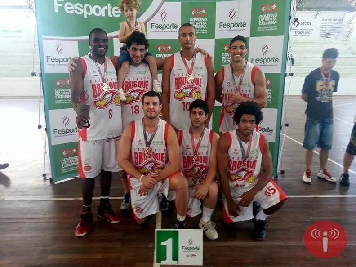 Brusque busca parar sequência de Joinville